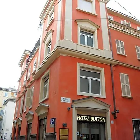 Button Hotell 3*