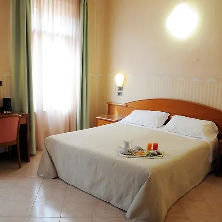 Button Hotell 3*