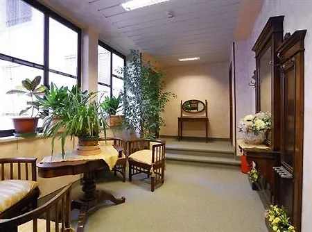 Hotel Button 3*