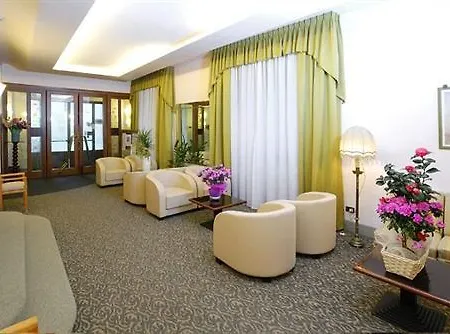Hotell Button 3*